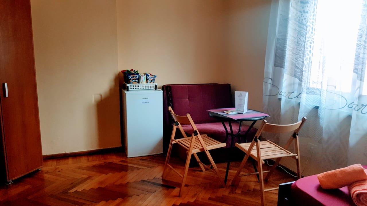 Elisabet * Tirana
